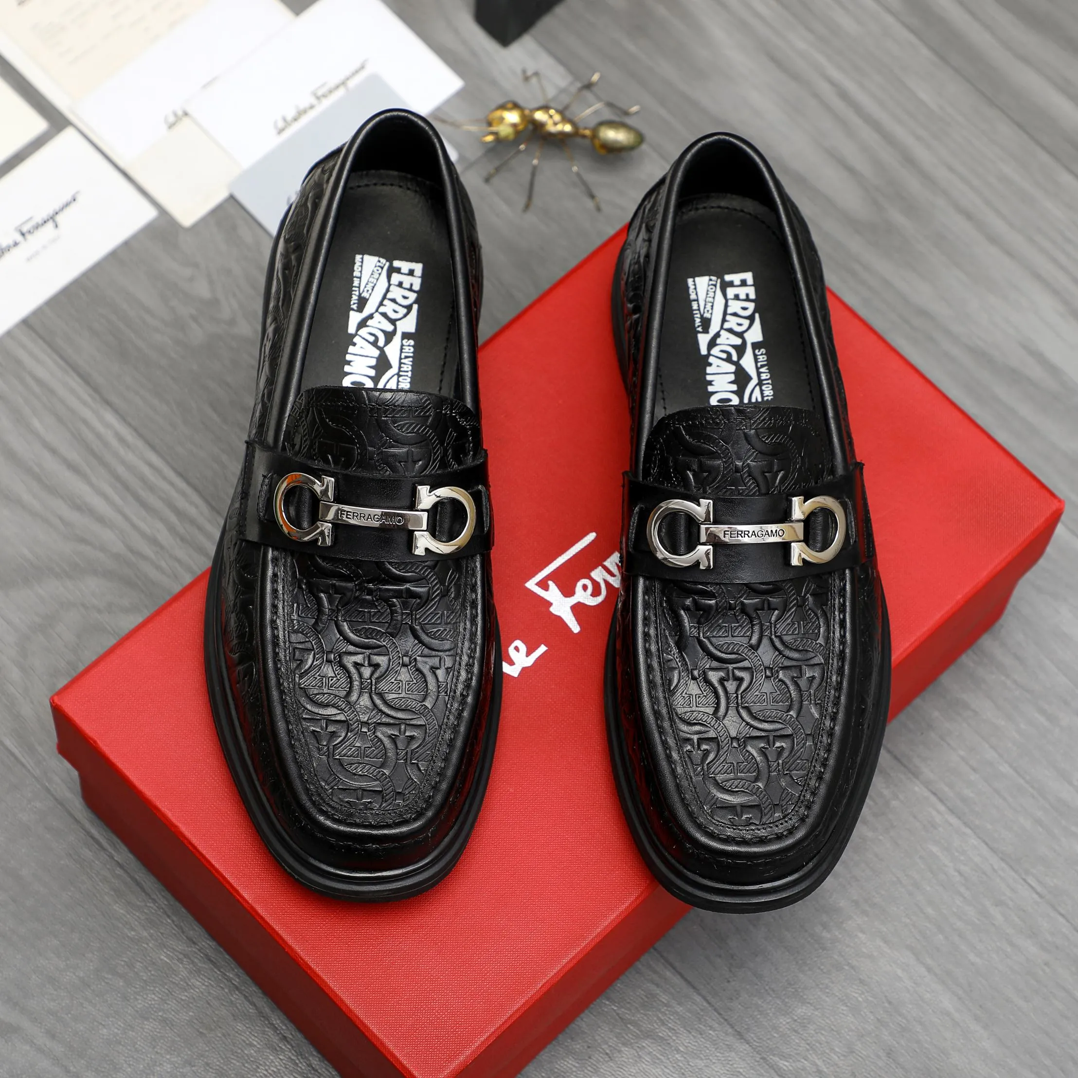 Men's shoes 💰p460 Product trademark: Ferragamo " Ferragamo ] Business slip-on leather shoes Regular size: 38-45 Product material: Selected embossed cowhide upper, cowhide lining, rubber outsole